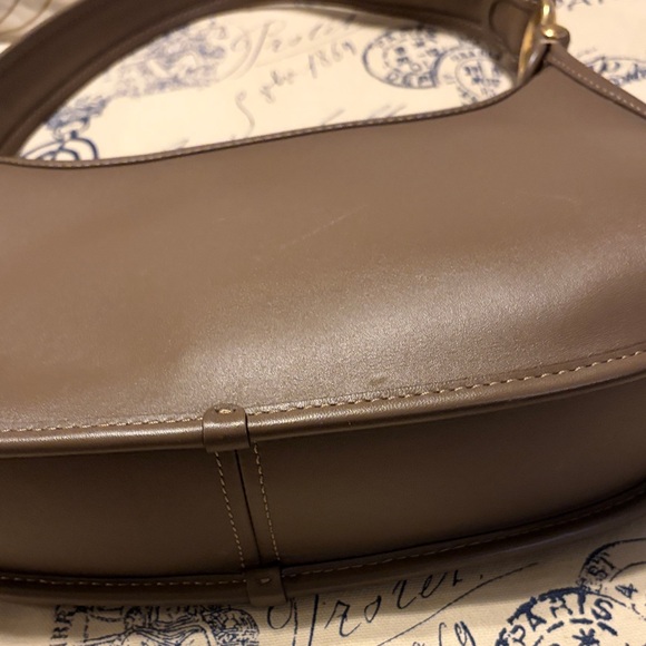 Coach Brown Shoulder Bag with Gold Accents - Picture 4 of 7